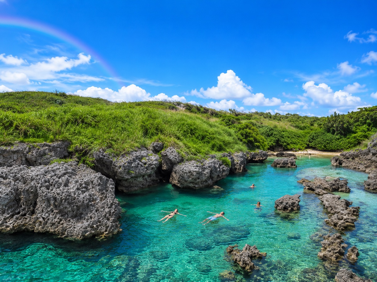 小巴里島岩